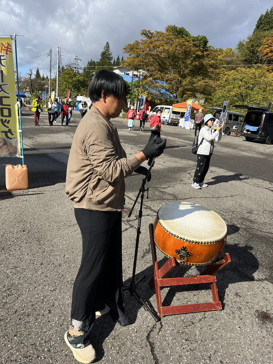 stream2924's tweet photo. 抱返り渓谷紅葉祭に現地入りしてセッティングしてます😊
このまま晴れますように☀️
田沢湖龍神太鼓の演奏はお昼12時からです🎶 https://t.co/Yvvar34kyY