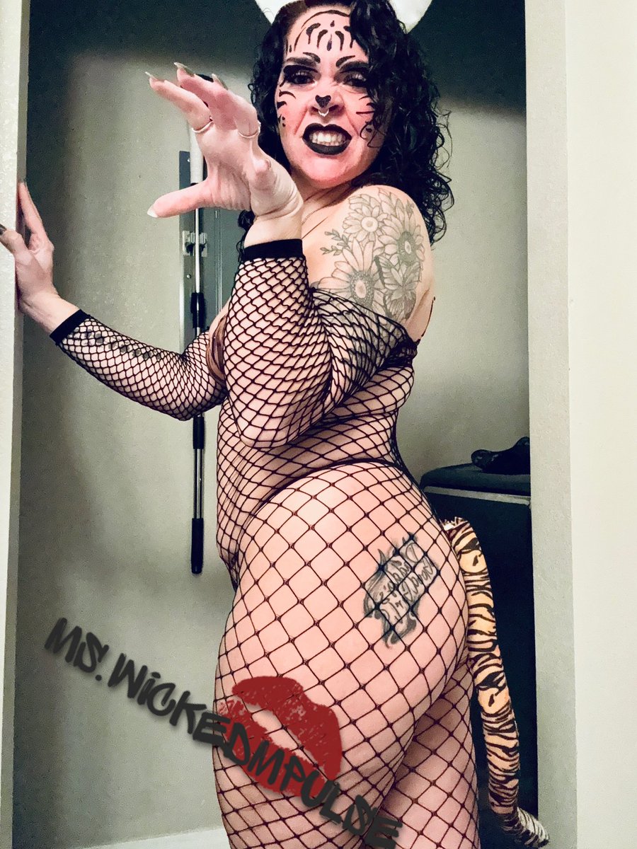 MsWickedMpulse's tweet photo. Swinging Saturday 

Halloween/ swingers party #3
 
Ready to get more than my tail pulled tonight!
 
#swinglife #swingers #swapme #orgy https://t.co/4OXNCcF2Fh