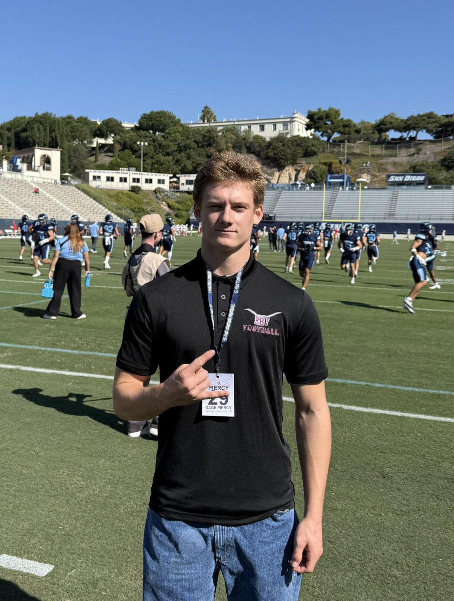 Had a great time at <a href="/USDFootball/">San Diego Football</a> Toreros game day visit! Thank you to <a href="/AdamCarterFB/">Adam Carter</a> and <a href="/coachsweetlou/">Louis Cortes</a>! Olé!!!