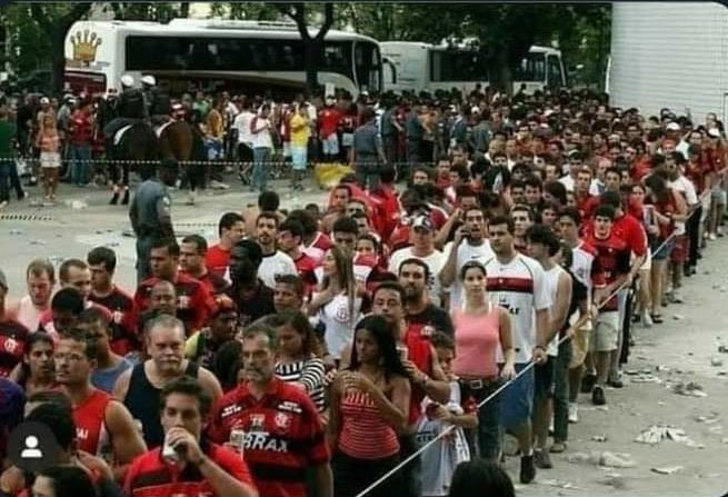 fila pra pedir desculpas pro Bruno Henrique