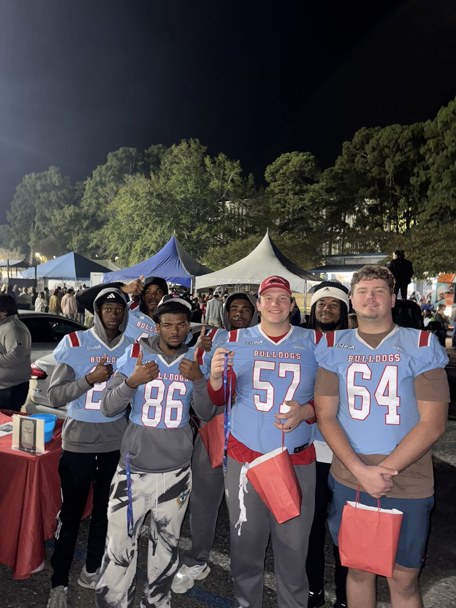 Such a fun homecoming week full of fun events and a big win🐾🦴🐶 GO BULLDOGS!