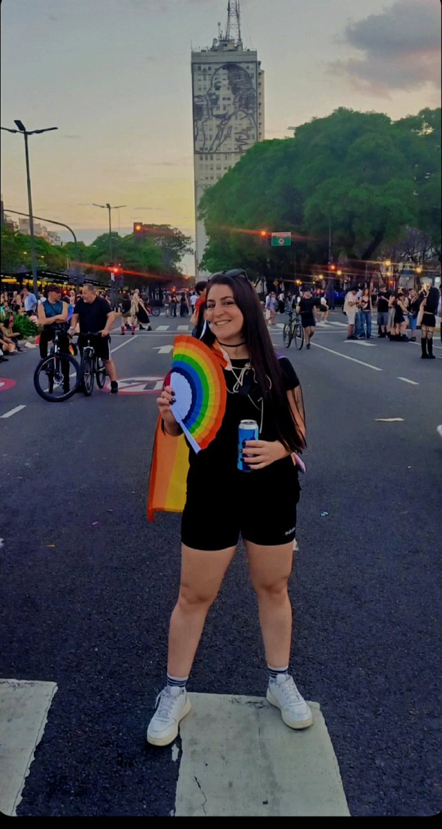 RMSalazar33's tweet photo. Trolos unidos triunfaremos 🤍🏳️🌈
#orgulloBA #marchadelorgullo https://t.co/o3Fn3euEJN
