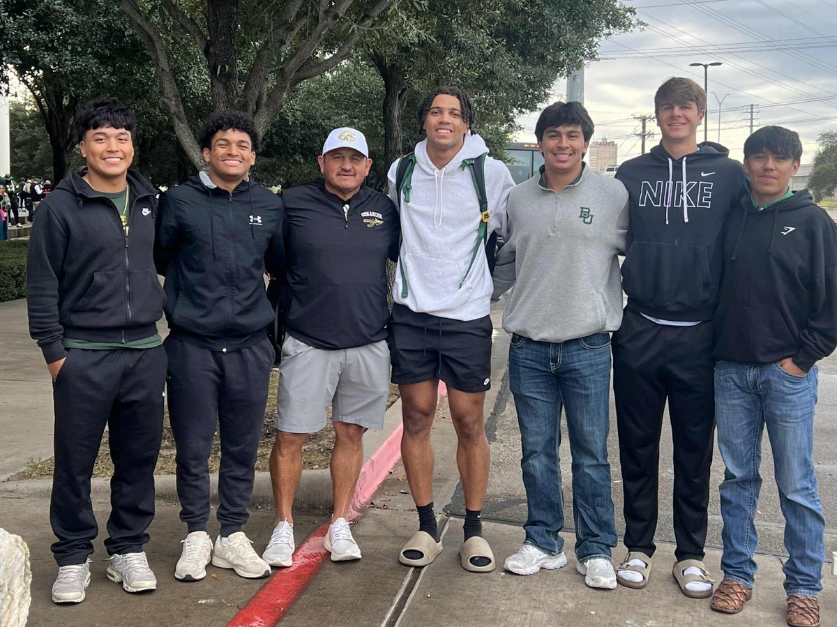 CoachEscobar45's tweet photo. Comanche Boys supporting a Comanche Indian! @kyler_beaty getting some ST reps!! @ComancheTXTr1be @CoachPowledge great win!! @BUFootball #RollTribe #TCB #ComancheMade https://t.co/kHkEHNxRrK