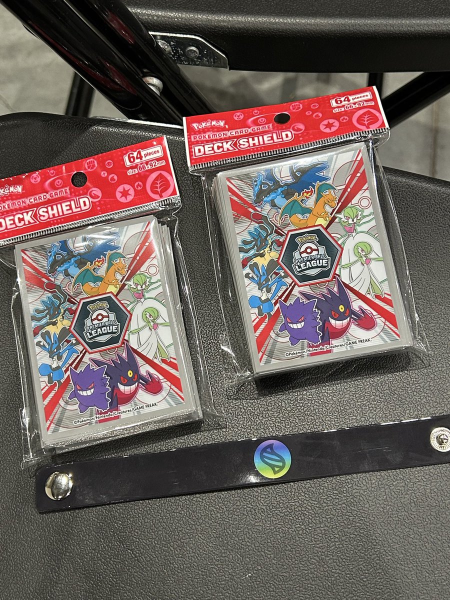 インドネシア　スラバヤ　ポケモン　マラソン　Tシャツ　バック　メダル インドネシア スラバヤ ポケモン マラソン Tシャツ バック メダル