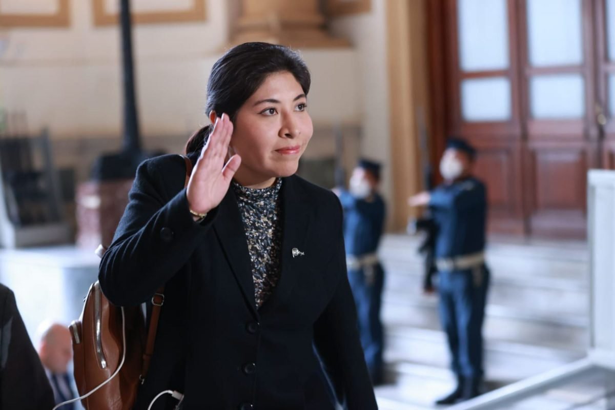 Y tal como se sospechaba, Betsy Chávez fugó del país.