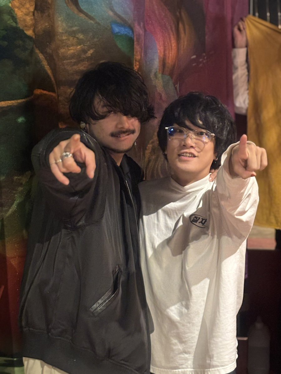 この前のライブまじ楽しかったわ！THYPALMは、今年出会ってくれて友達になってくれてすぐ再会させてくれて有難な！大阪の友達がAxithめっちゃ良いって連絡くれたり、Neon Tripも改名後にやっと会えたし、McGradyは普段可愛いのにライブはカッコ良すぎるし、ライブってやっぱ良い！秘密も大好きやねん！