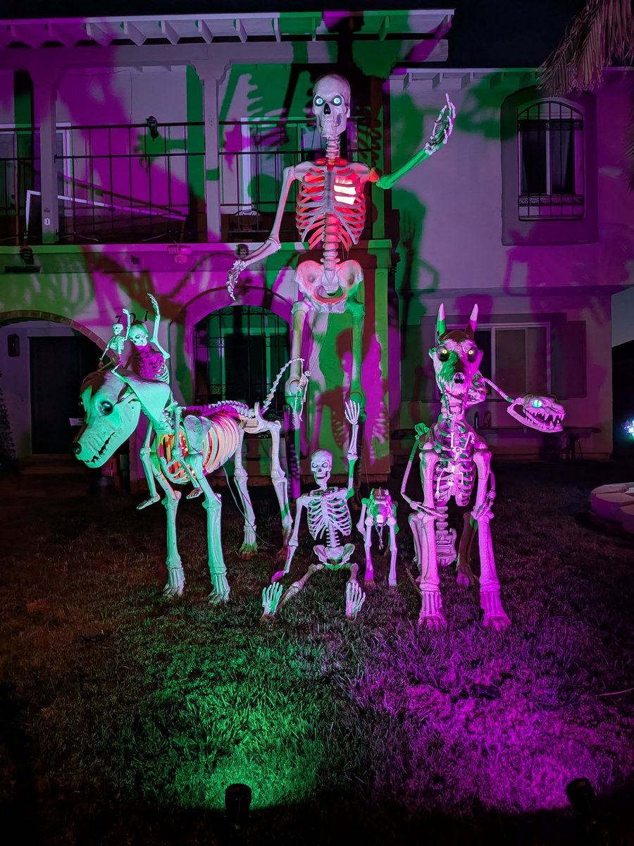 𝑴𝒐𝒎𝒎𝒚'𝒔 𝑳𝒊𝒕𝒕𝒍𝒆 𝑴𝒆𝒏𝒂𝒄𝒆 tweet media