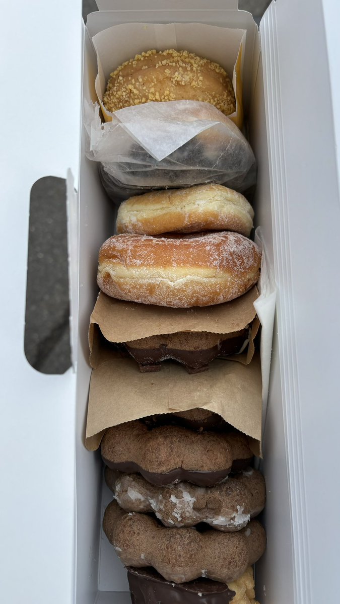 photo531031's tweet photo. 昨日約束したドーナツ🍩🤍
#テイストオブツクバ
#garagedb https://t.co/7ZMdv0mHBa