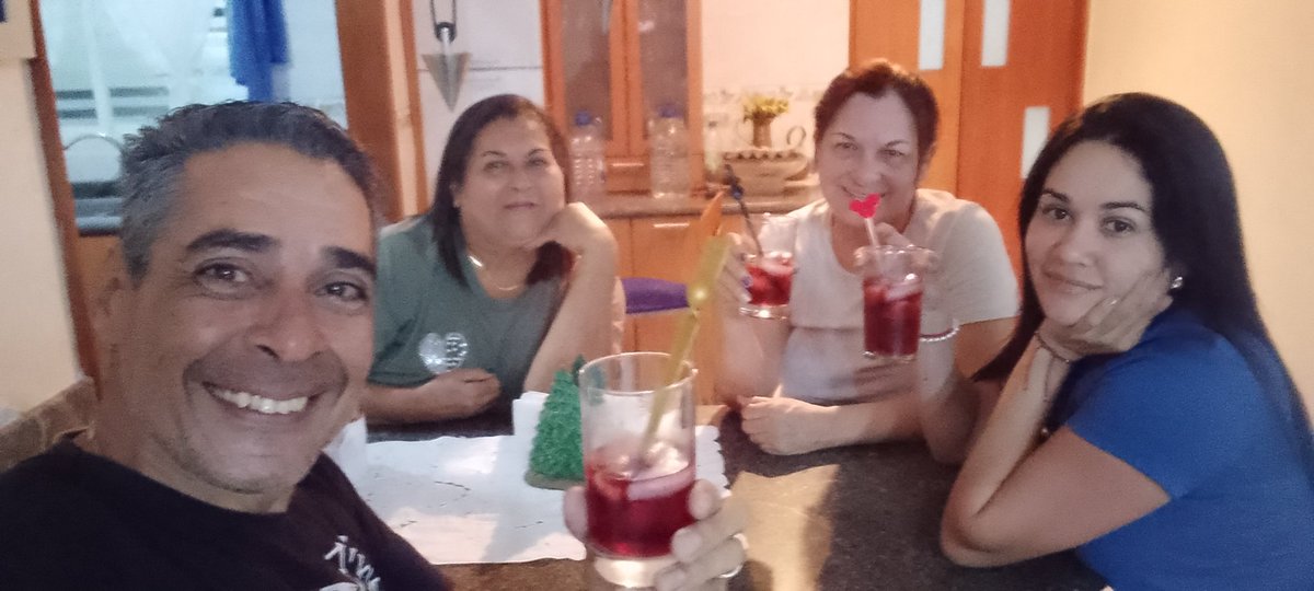 jeampoolnaima's tweet image. Mientras tanto yo!!!