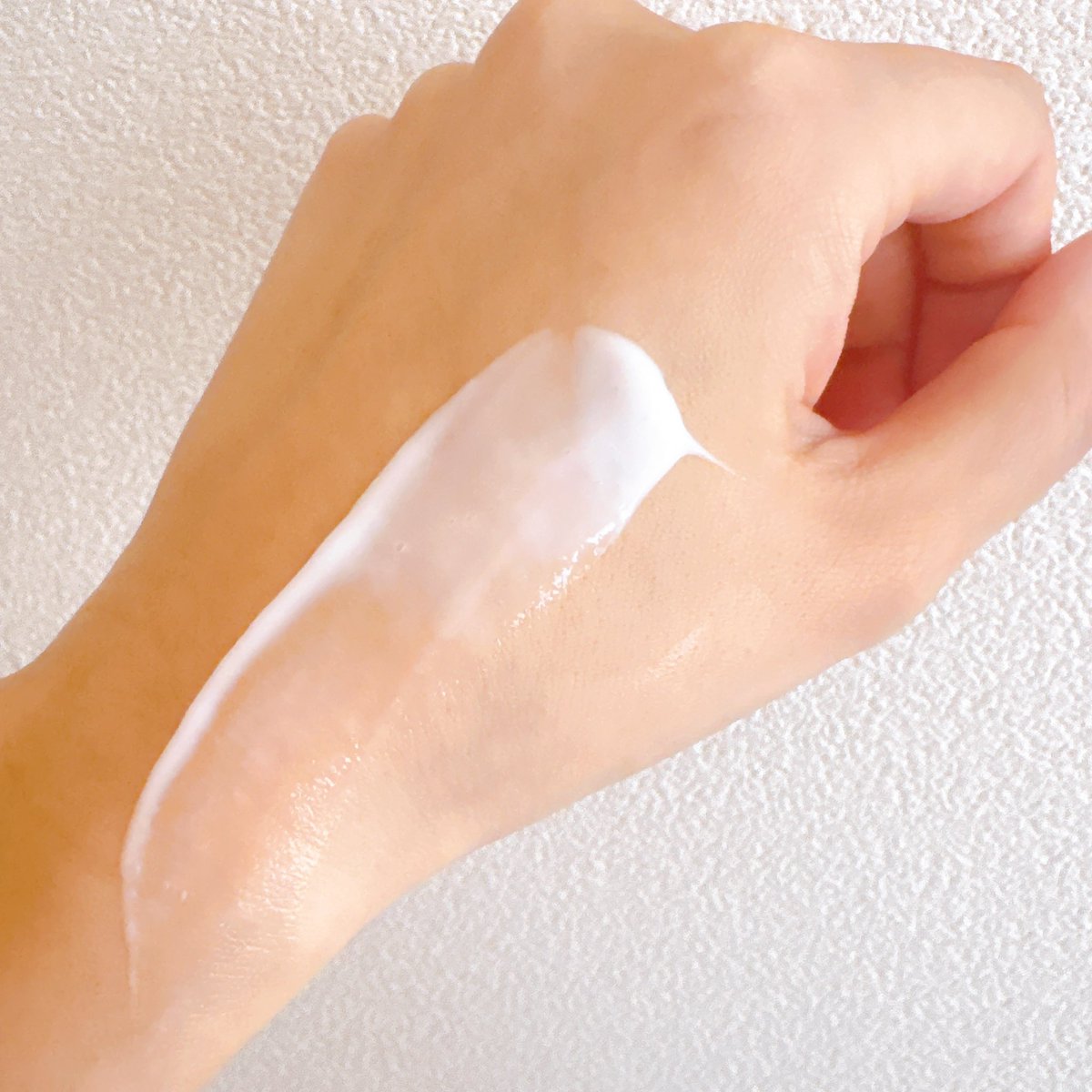 enuko13's tweet image. gifted🎁
APLBのグルタチオンボディローションが伸び良くてしっとりして最高😌

無香料・低刺激の韓国スキンケアブランドAPLB（@APLBJapan ）さんからグルタチオンシリーズ送ってもらったのだけど…