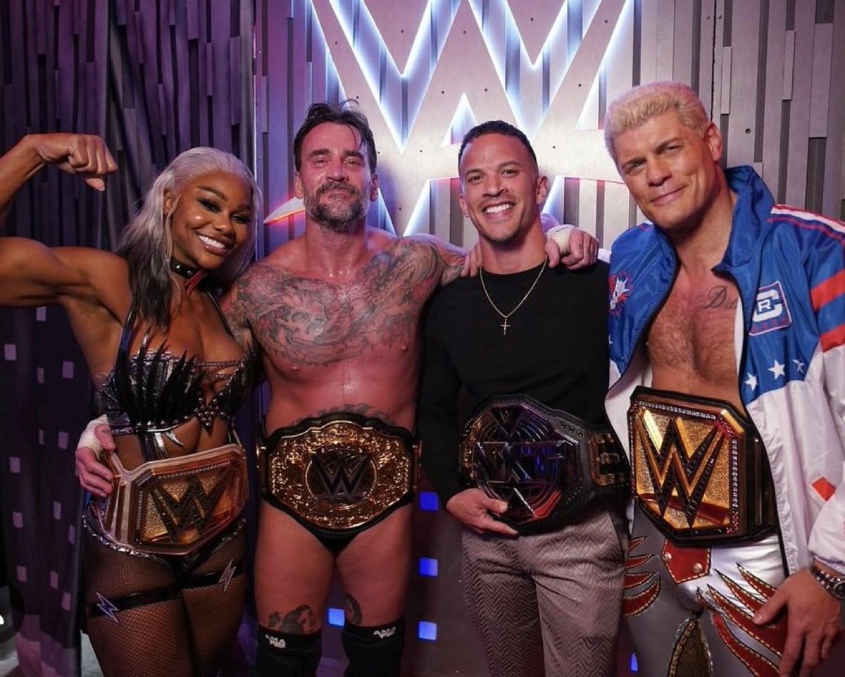 WrestleClips's tweet image. BRO THIS PIC IS SO CRAZY NGL 😂

#SNME