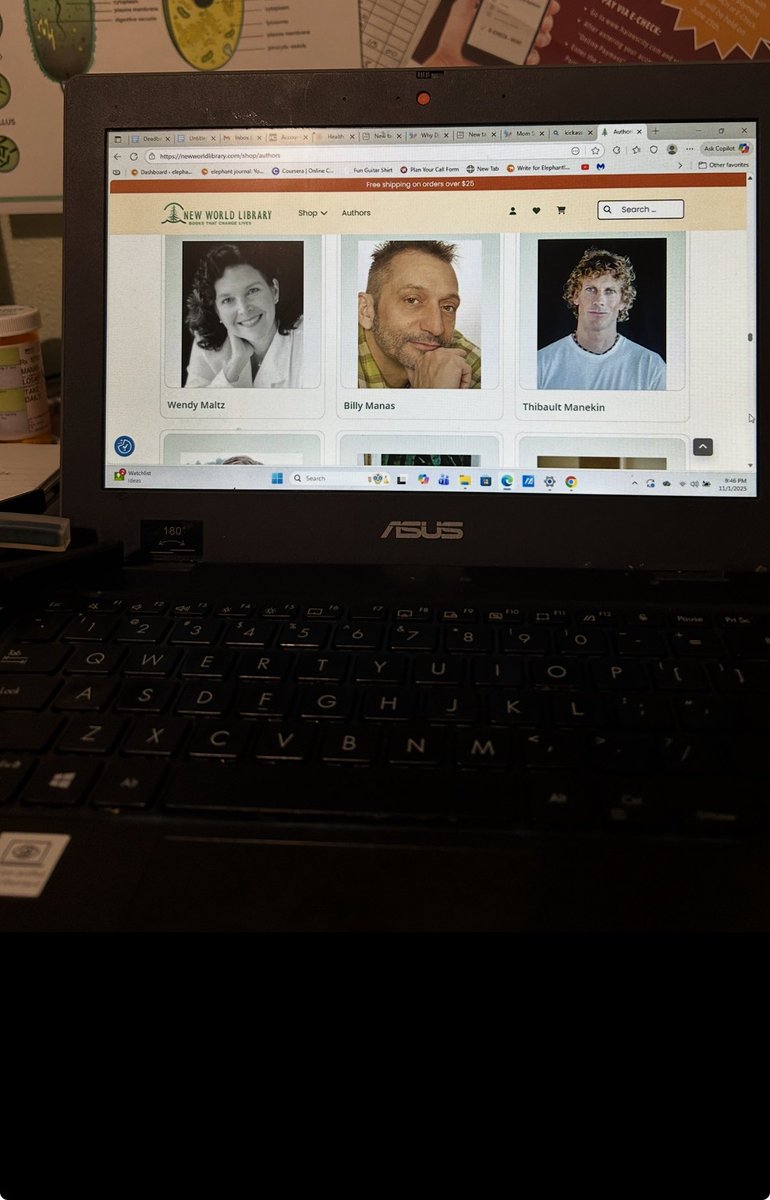 billymanas's tweet image. Having a lifelong dream come true is not everything it’s cracked up to be 
(I’m kidding…it’s f*cking awesome) #authors #queryhell #traditionalpublishing