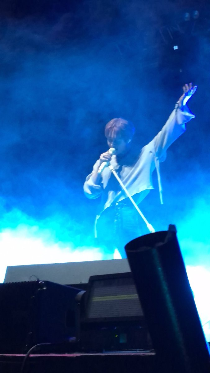 TgNee_'s tweet photo. Que gran show, ame la vibra de Jinki❤️❤️
#ONEWTHELIVE_Santiago https://t.co/MKg8SBypS7
