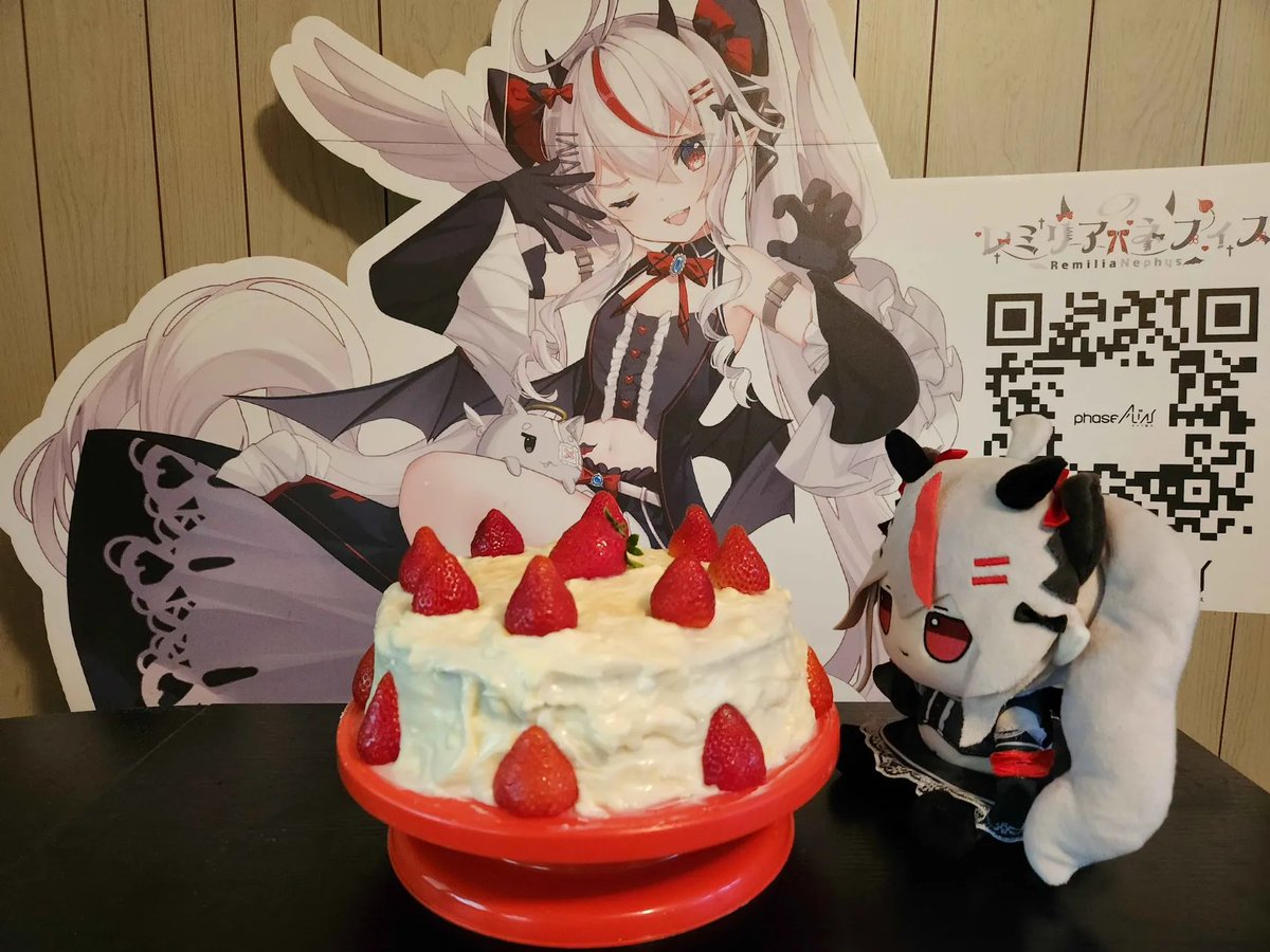 Happy Birthday Remi!
Baked you a red velvet cake with cream cheese frosting topped with strawberries all from scratch!
#remibirthday25