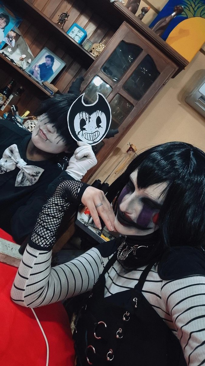 Belen_Dragneel's tweet image. It&apos;s ween!! 🎃🦇
#Halloween #puppetFNAF