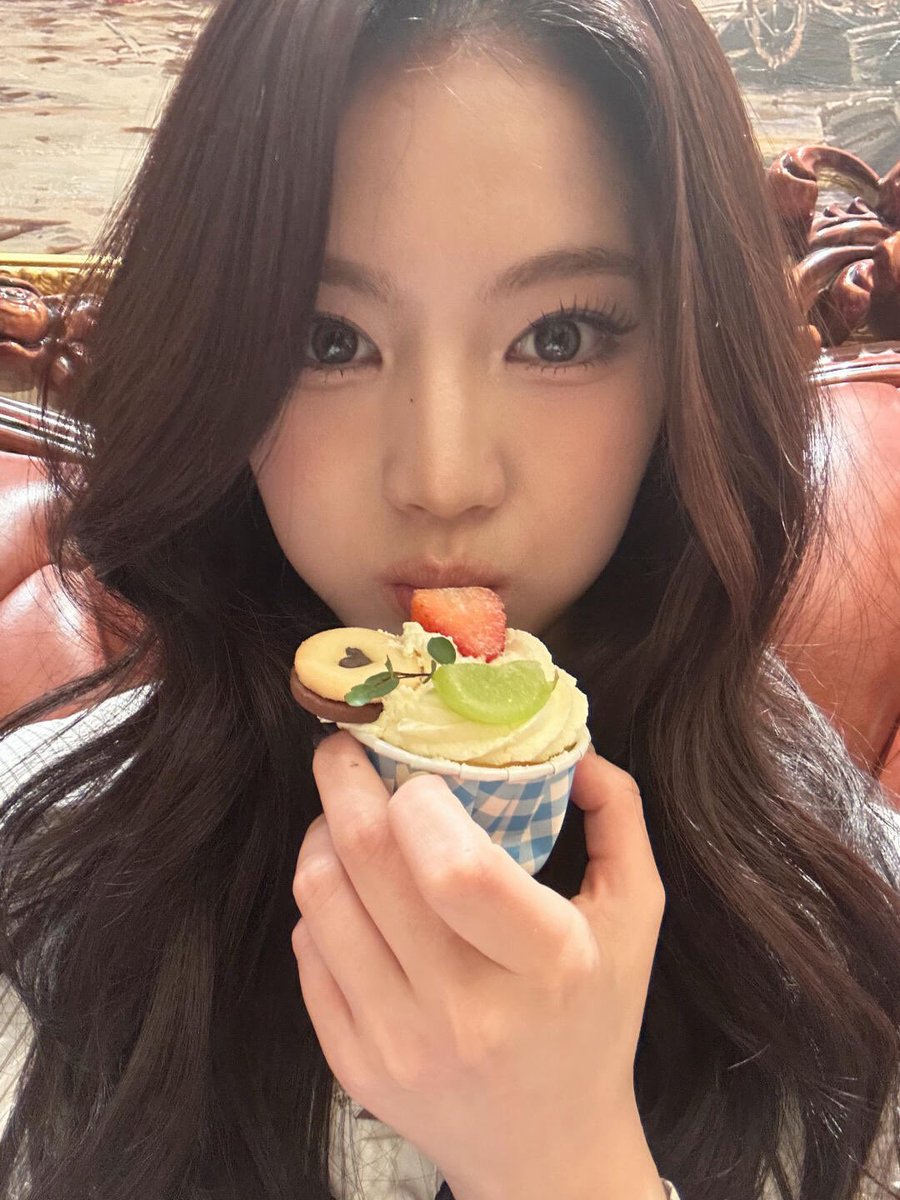 swithcafe's tweet image. isaranghae_0123 xiaohongshu update
#ISA #아이사