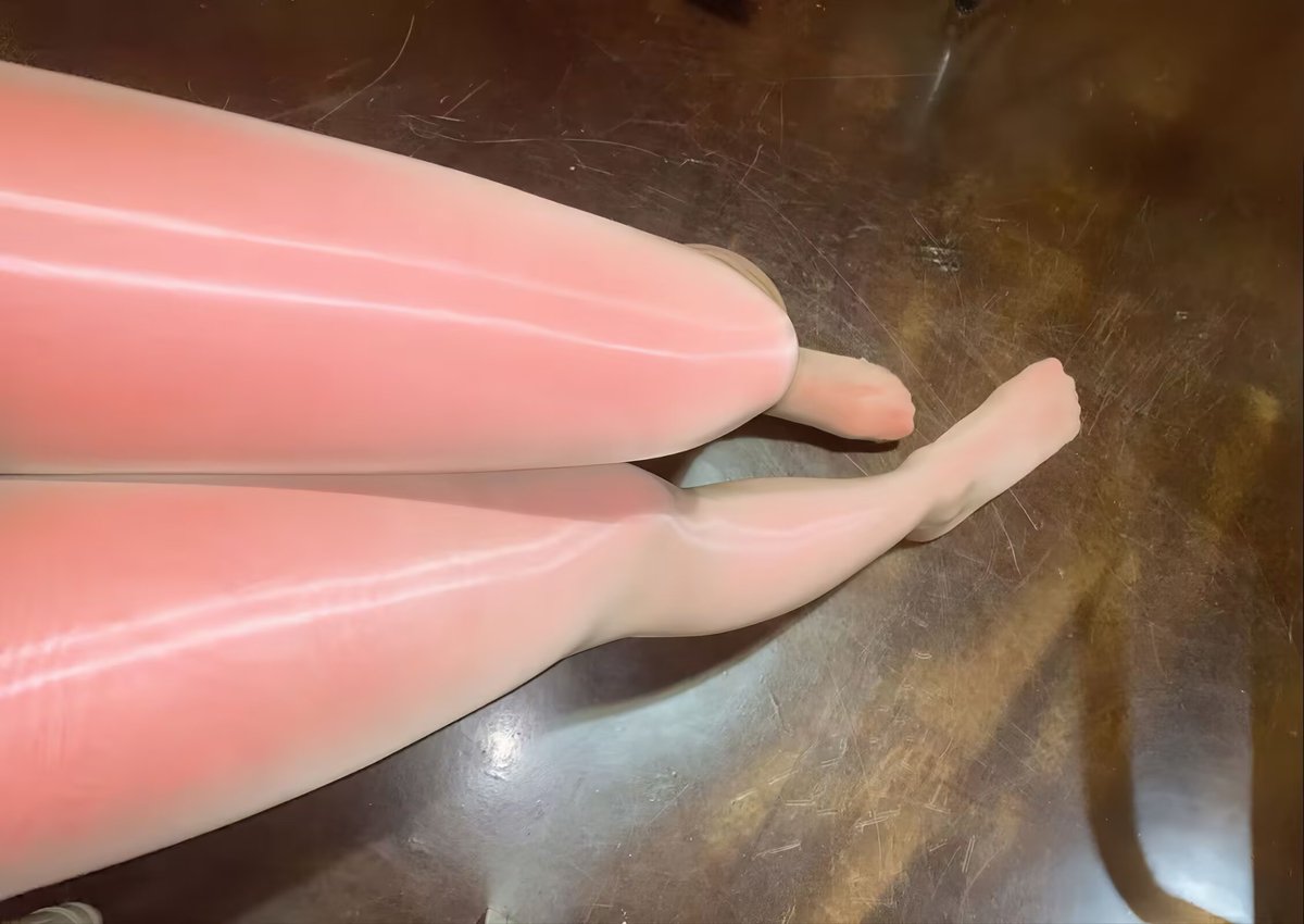 neverbk's tweet photo. 0433 延吉 有没有丝袜控的小姐姐，可以日常穿丝袜的，也可以提供丝袜，睡觉也能穿的，可以一���穿丝袜分享日常呀。 绿泡泡  lovenylons999 https://t.co/mYG7FBKLAN