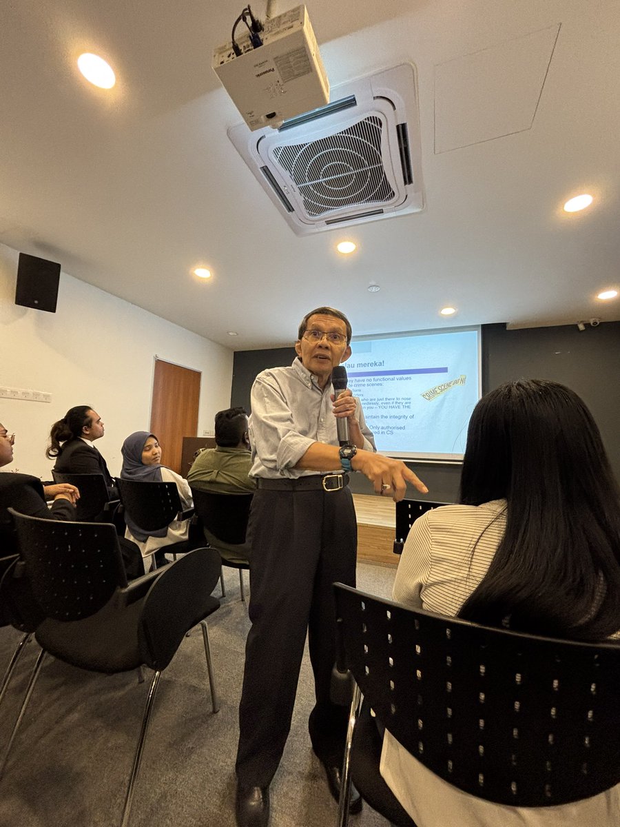 MessrsAziAzlin's tweet image. OG of Forensic Science; Tuan Amidon Anan. #criminallaw #criminallawyer #jenayah #altantuya