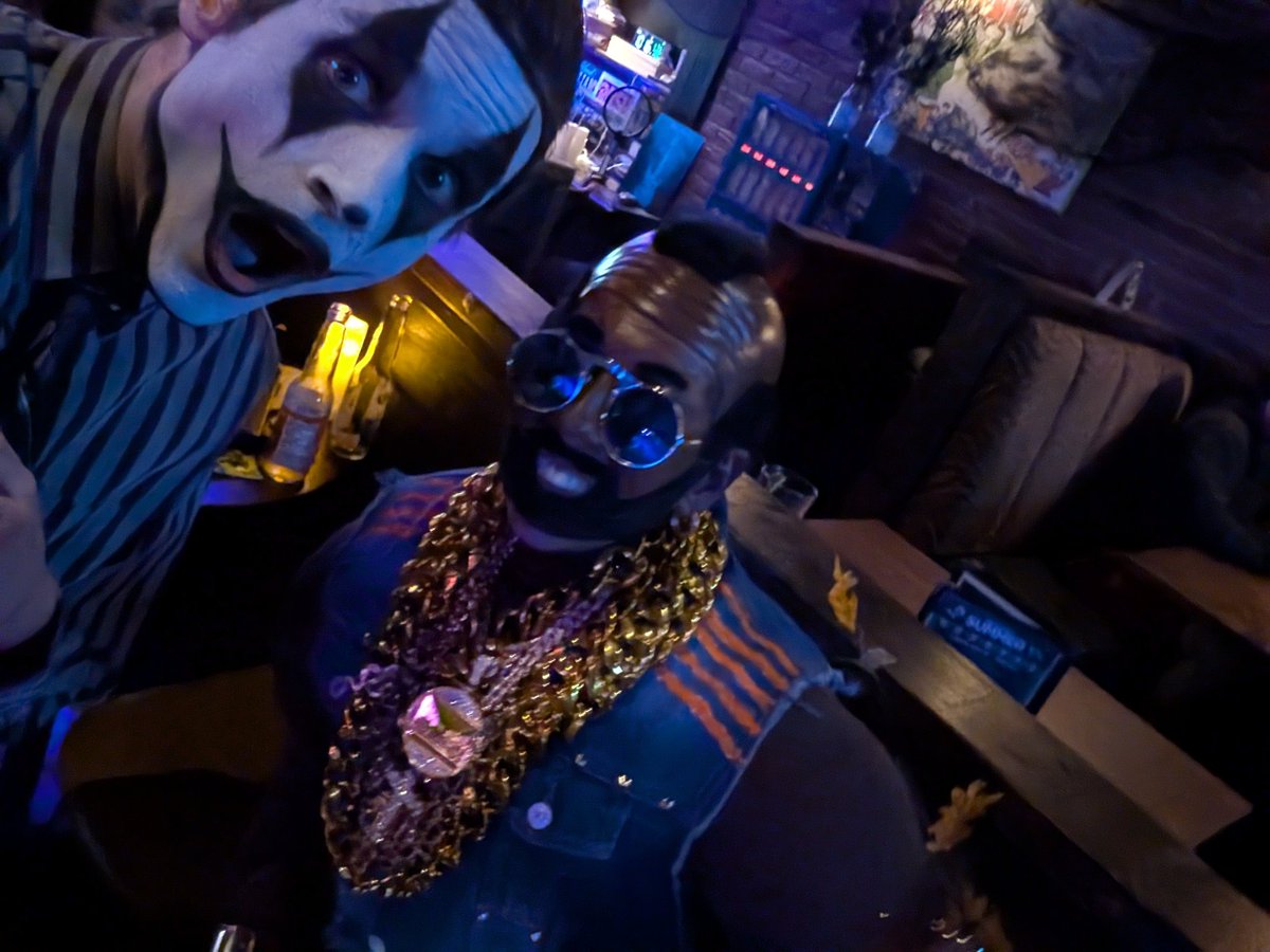 Ref9d's tweet image. God I am so dark triad god I am so cool an edgy and insane yes yes also Mr T was a white woman and I still don't know why