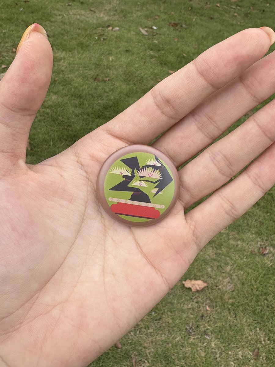 rint0kai's tweet image. 午前中は統合カフェで店番してます~🍵
デザインした缶バッチ売ってるので是非🌟

他にも可愛い商品たくさんあります！
是非遊びに来てください^_^