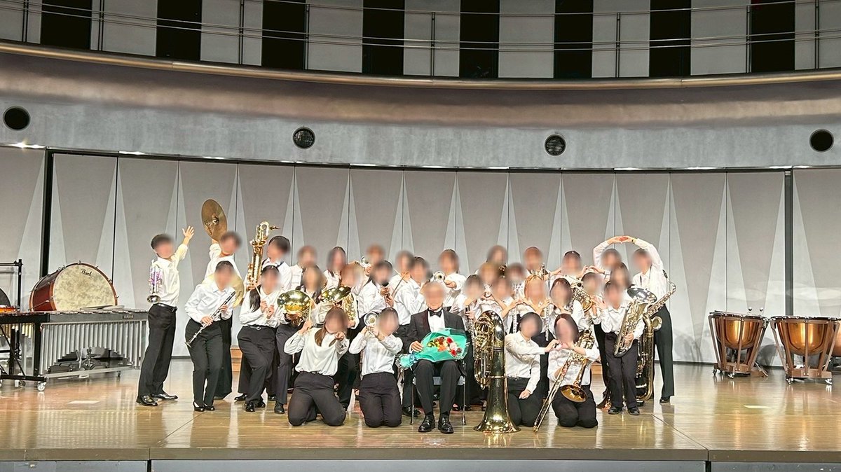 KpuBrass's tweet photo. 第24回定期演奏会、終演しました✨ご来場くださった皆様ありがとうございました！！！部員一同とても楽しく演奏できました😊

これで3回生は引退となります
今後とも神戸薬科大学吹奏楽部をよろしくお願いいたします🙂‍↕️！！
#神戸薬科大学吹奏楽部 https://t.co/ivZ8HlZaF7