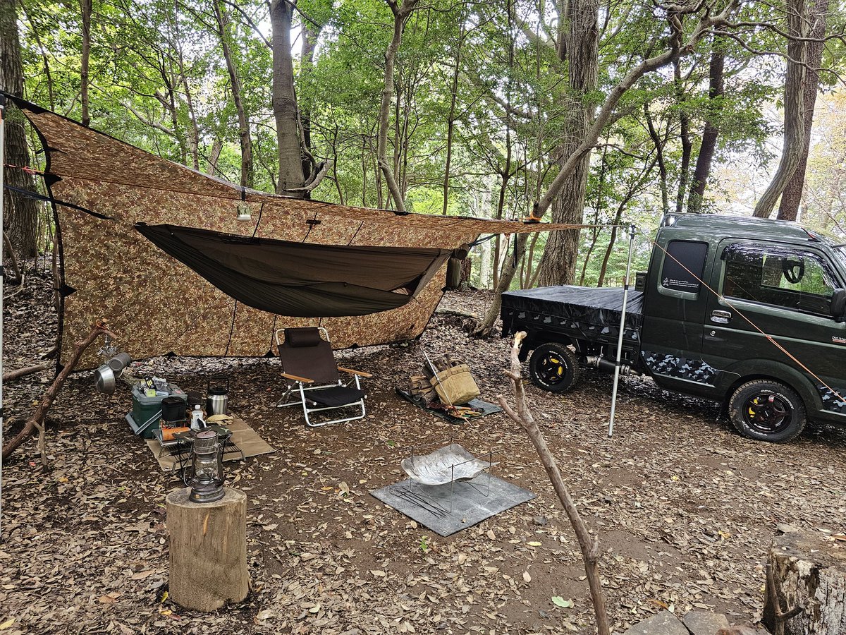 jb23koo's tweet photo. 設営完了⛺🔥
ジジとハンモック泊の為の蚊帳を試し張りしてみた。いいんじゃない😊使うのは来年だな。
#campbean #onewind https://t.co/K3iwXHe70Y