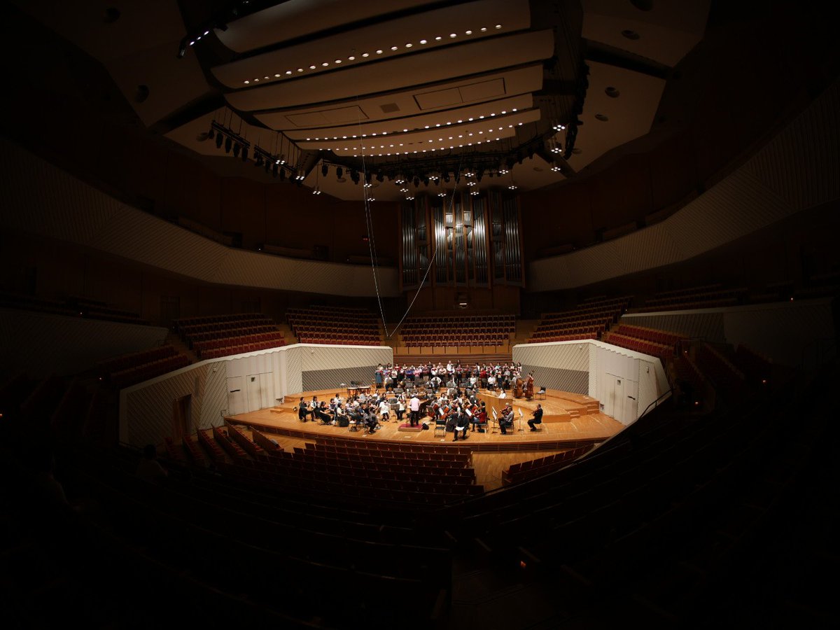 leggiero_phil's tweet image. いよいよ本日です！ぜひご来場ください！

【清水宏之還暦記念メサイア特別演奏会】
日時　11/2(日)13時開演　
会場　ミューザ川崎シンフォニーホール
曲目　#ヘンデル 作曲　
　　　オラトリオ「#メサイア」(プラウト版)
指揮　#清水宏之
チケット販売ページはこちら↓↓
teket.jp/15208/54495