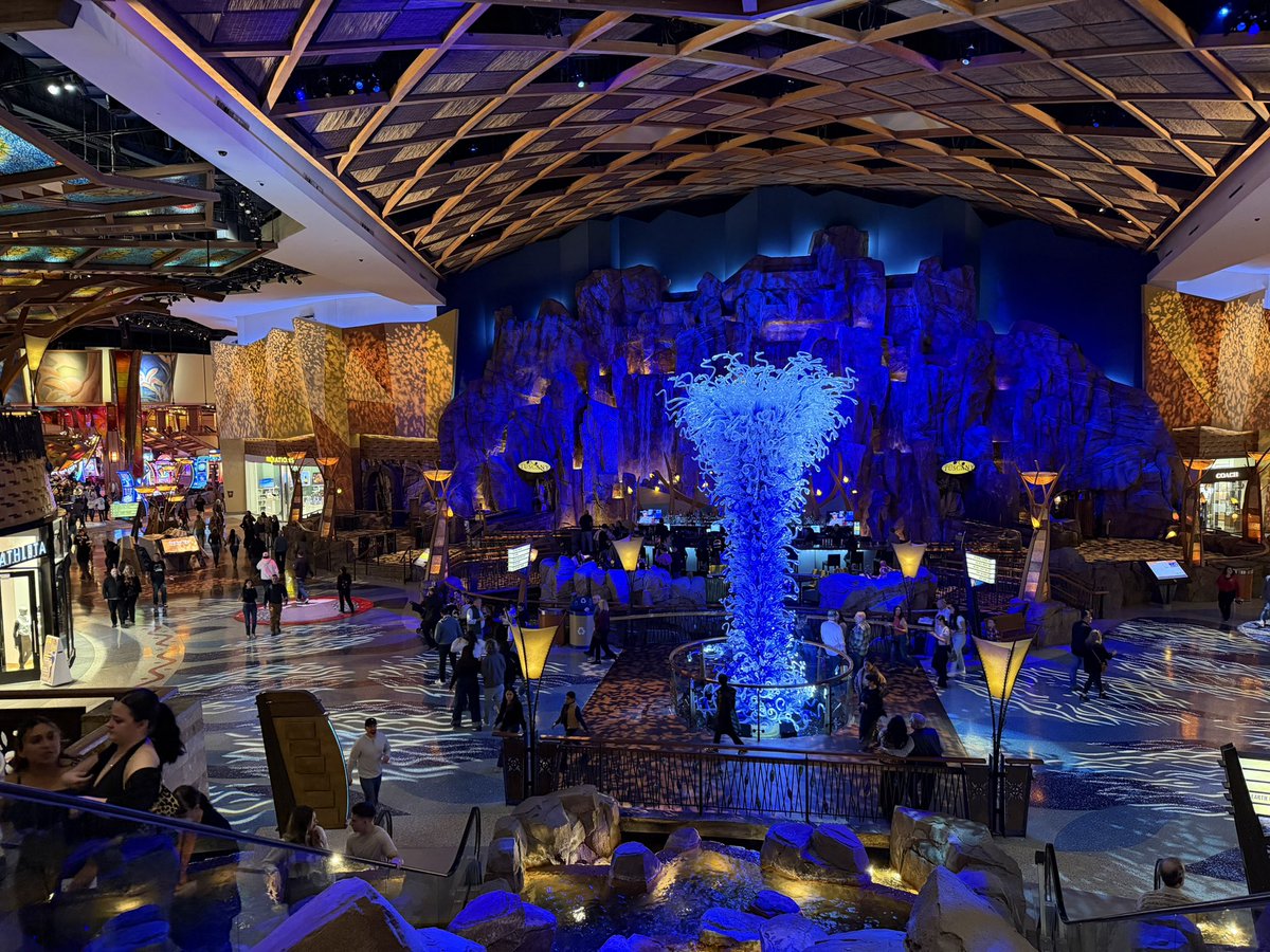 Mohegan Sun fun on a Saturday night!