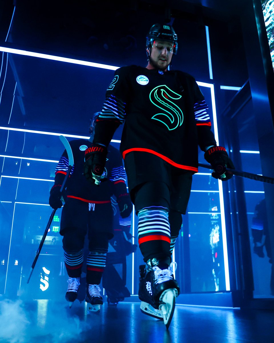 NHL's tweet photo. Check out that glow 👀 https://t.co/vKqLDQZMlx