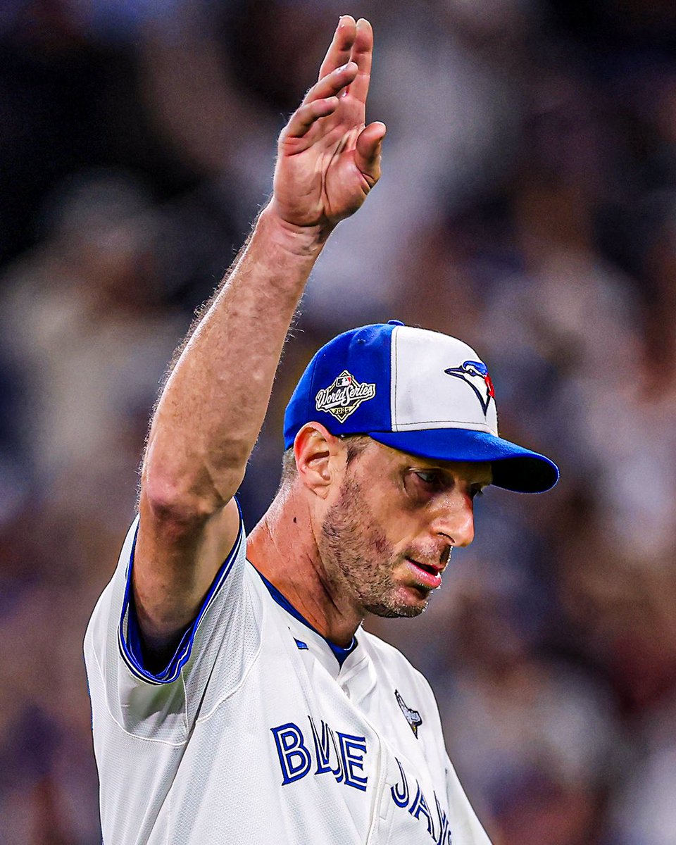 TSN_Sports's tweet photo. Take a bow, Max 🙌

Max Scherzer exits what could potentially be his final game at 41 years old. https://t.co/LLtLuboU9b