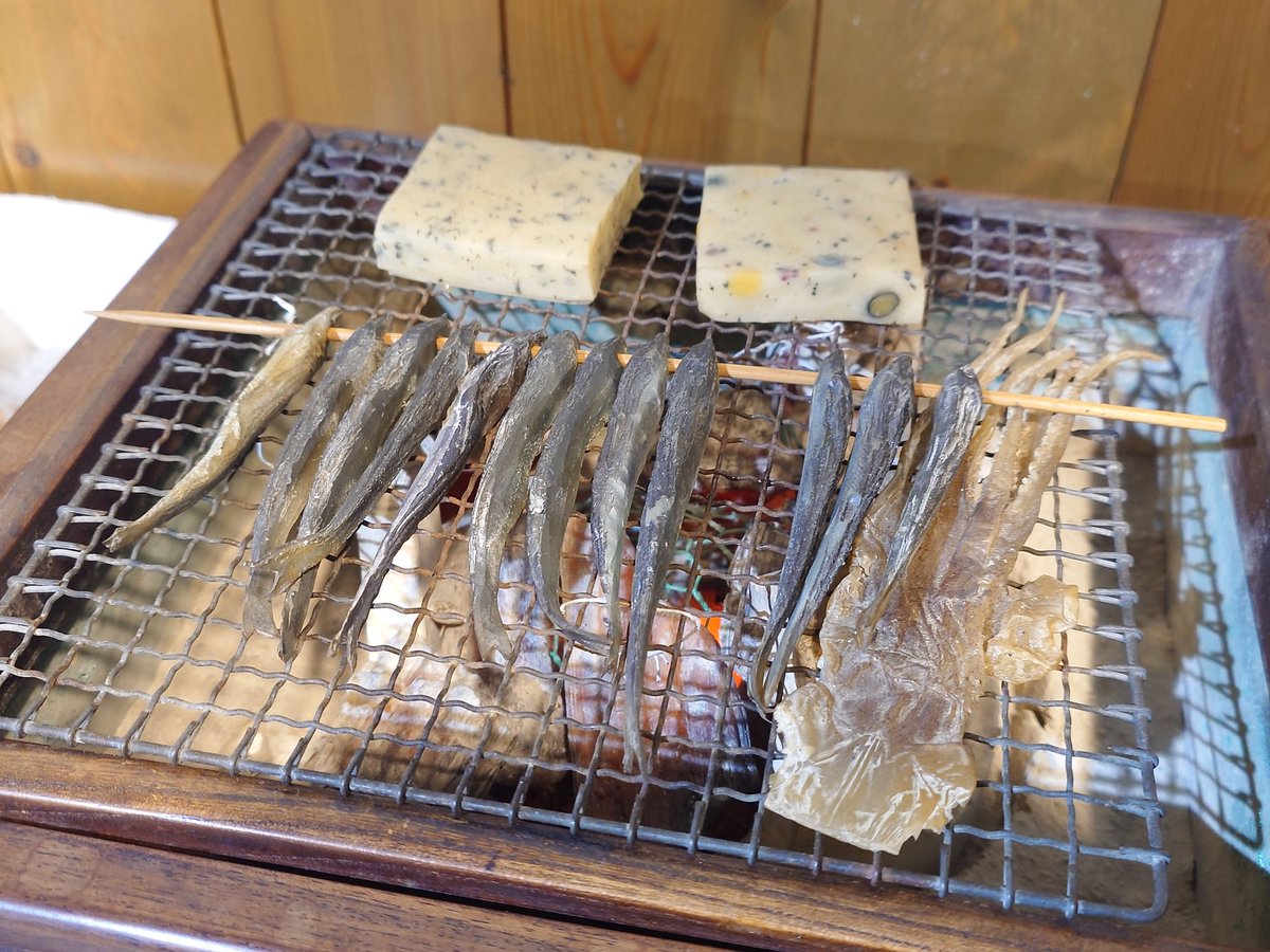 xmos_sunx's tweet photo. 前回店内ほとんど撮らずに居たのでせっかくだし色々見て回ったけど本当に本物感ｽｺﾞｲ https://t.co/7SEyXcRVBj