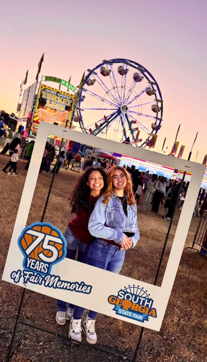 AlyssaAiello29's tweet image. Had some great training this weekend and ended it with attending the GA State Fair with my best friend  💗 
One of my last free weekends until June next year… Club Volleyball around the corner. 
#Class2029 #Libero #DS #volleyball 

@PrepVolleyball 
@DirectRecruits @CoastRecruits…