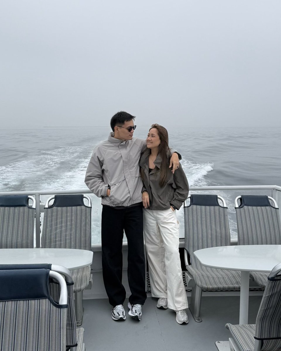 SeannDemafeliz's tweet photo. What started as a dolphin chase in Long Beach turned into an unforgettable whale sighting 🐋🐬

It got pretty cold out at sea but we stayed warm and ready thanks to our Uniqlo gear.

#UniqloPH #UniqloStyle #TravelEssentials #ComfortInStyle #TravelOOTD #MensFashion #UniqloMen https://t.co/MHUjHWpwp2