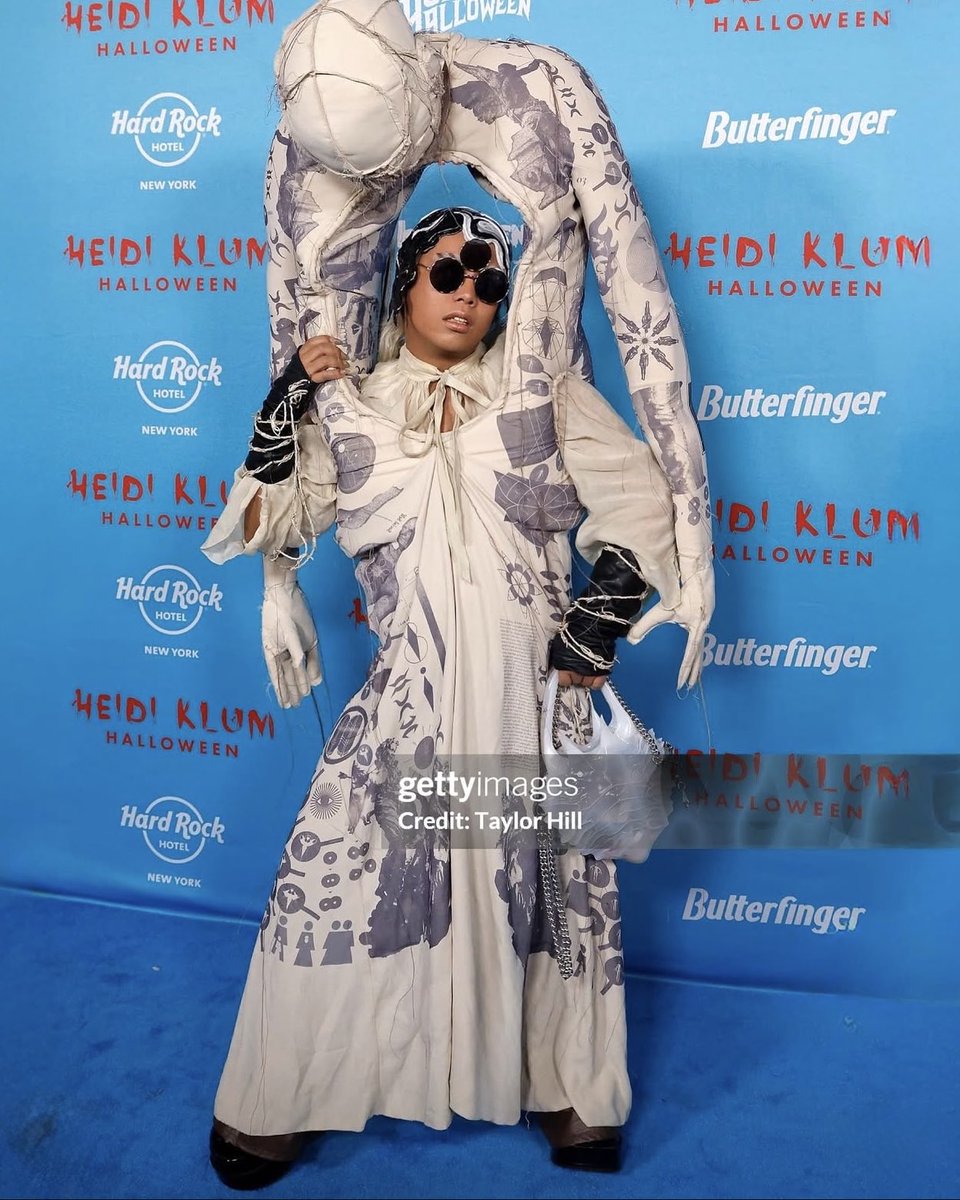 AstaRazma's tweet photo. Fashion photographer Reinhardt Kenneth wears my custom gloves to @heidiklum legendary Halloween event in NYC #Heidiwood https://t.co/D7OXRQtPC9
