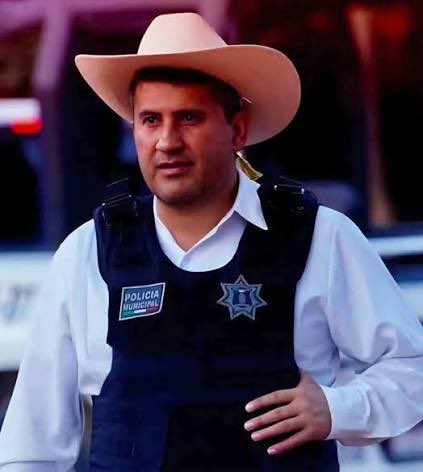 LuisKuryaki's tweet image. 🚨Sources in Michoacán report an armed attack against Uruapan’s mayor Carlos Manzo. 
Manzo has been begging Mexico’s President Claudia Sheinbaum for security for months anticipating exactly what just happened tonight. 
Manzo is reportedly bad injured. 
More to come…