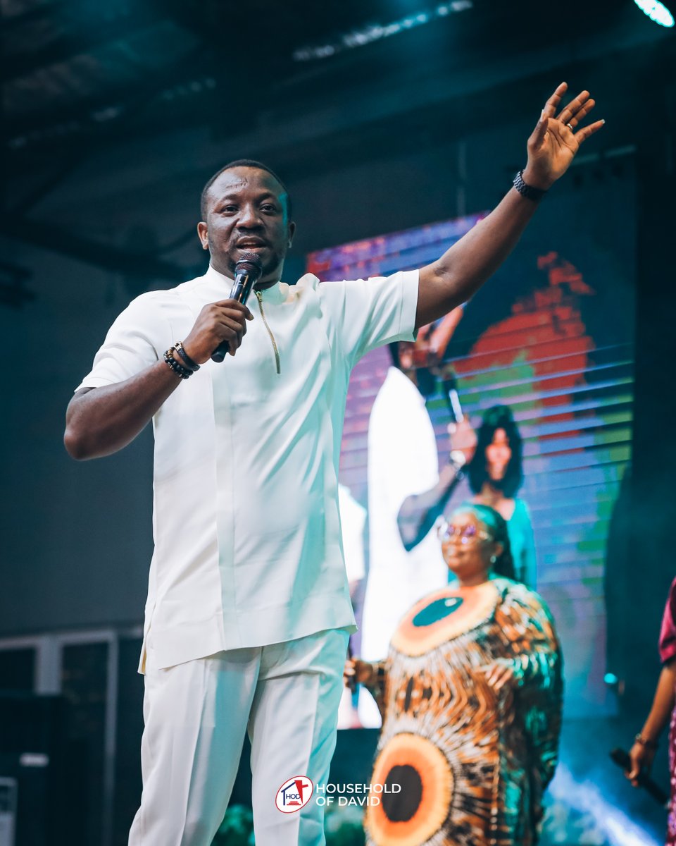 HODChurchNG's tweet image. Pastor Adedamola Adisa with the River of Life led the hymn for the first service, &quot;Now Thank We All Our God&quot;

#HouseholdofDavid #FirstService #SundayService