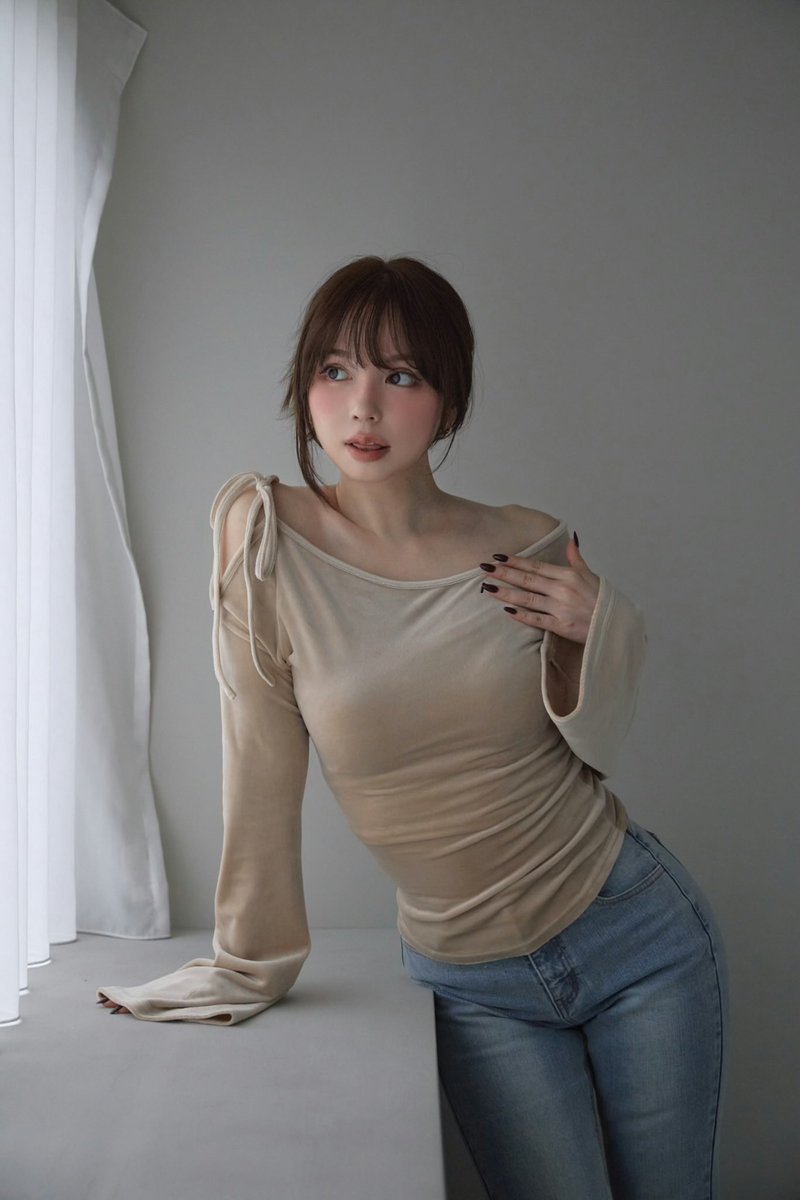 Ruth velour tops color beige/black ¥8800-tax in アシンメトリーな