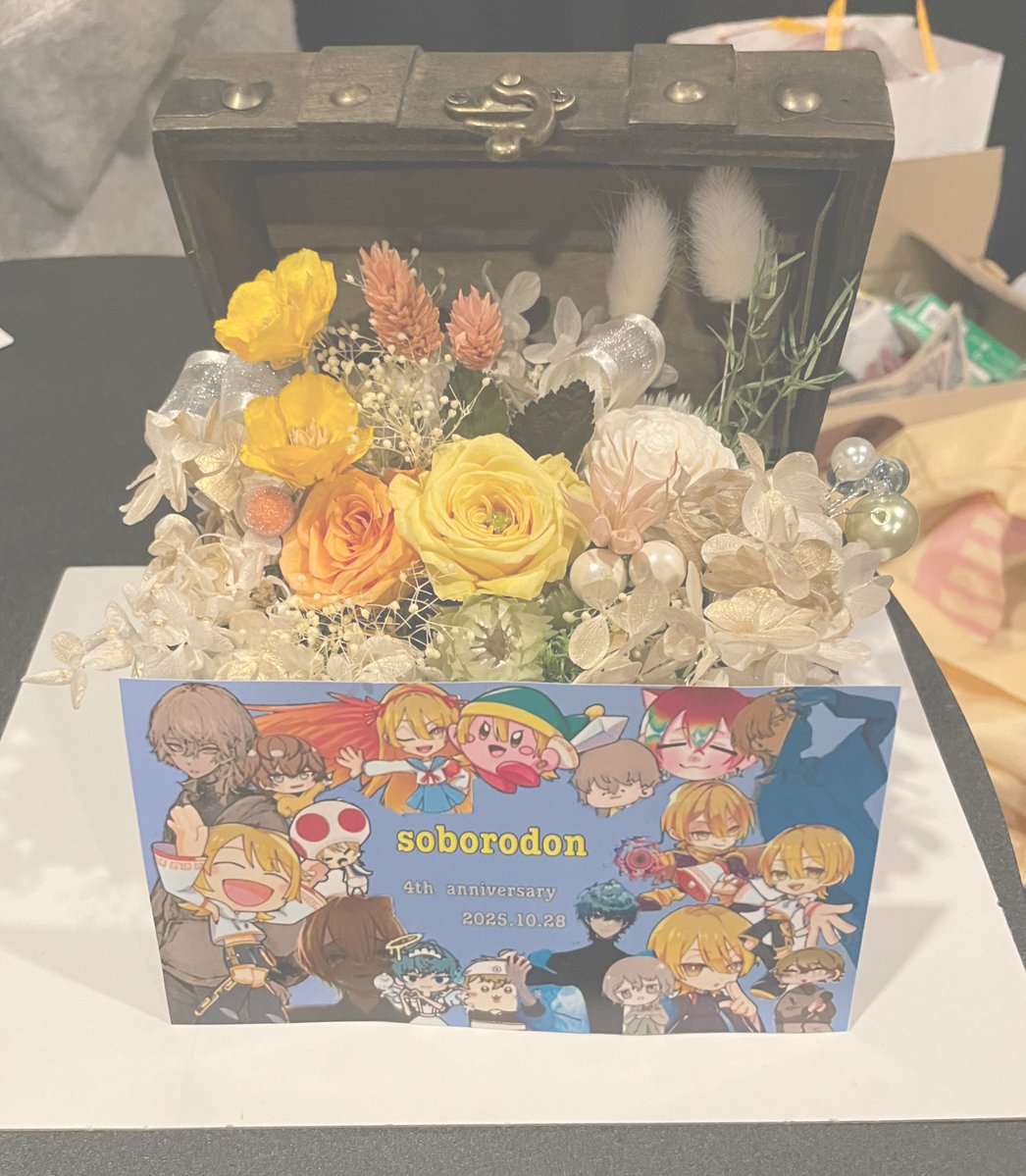 _ocome_dayoooo's tweet image. そぼろ丼さんの活動4周年のお祝いでお花を作って贈らせてもらいました🌼.*

これからもご活躍楽しみにしてますｯｯ❀(*´▽`*)❀