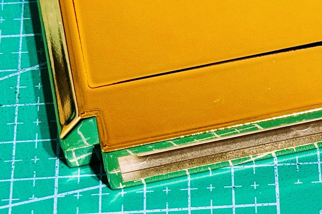 KG-007スペシャルエディションのゴールドカートリッジのサンプルが届いた。
輝きまくってる。
指紋付くので借りパクしたらバレる！