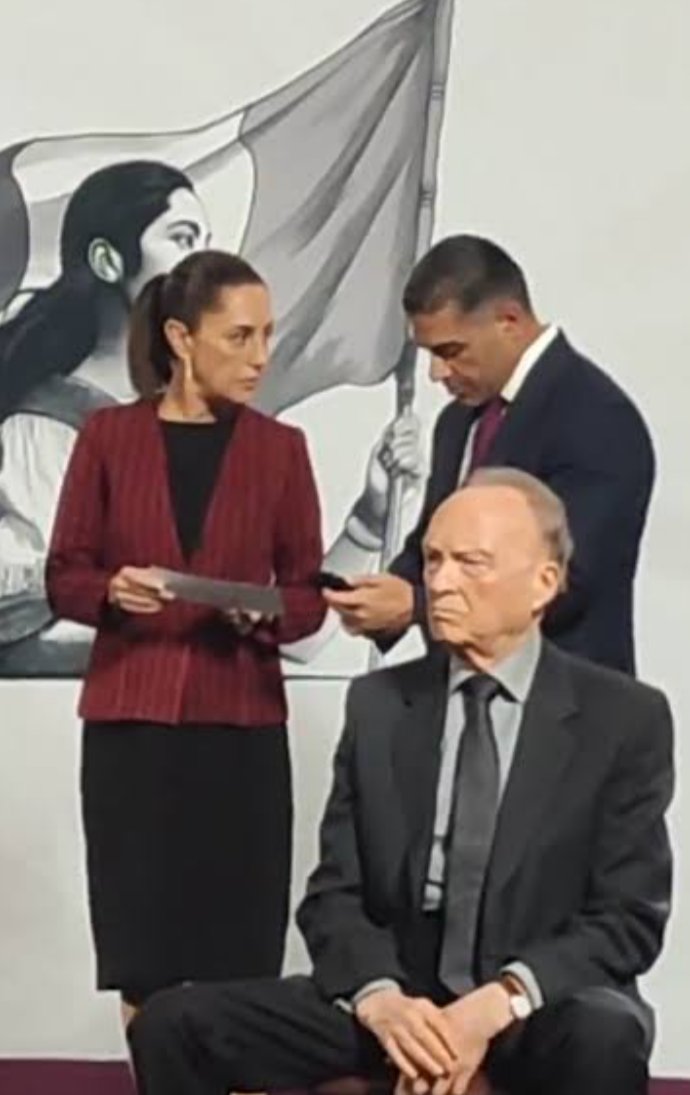 E92441624570's tweet image. De los pocos —si no es que el único— mexicano valiente para confrontar al narco en un país donde la ley y la justicia solo existen en discursos vacíos del show de las mañaneras, donde prometen mucho y resuelven poco. El sistema lo dejó solo.

Que su memoria sea honrada.