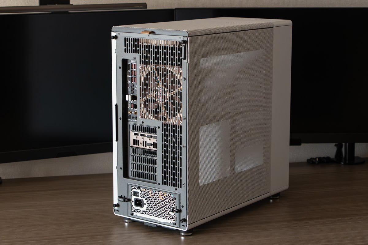 KEF47223925's tweet image. 久しぶりに撮り直しました
#FractalDesign #NorthXL