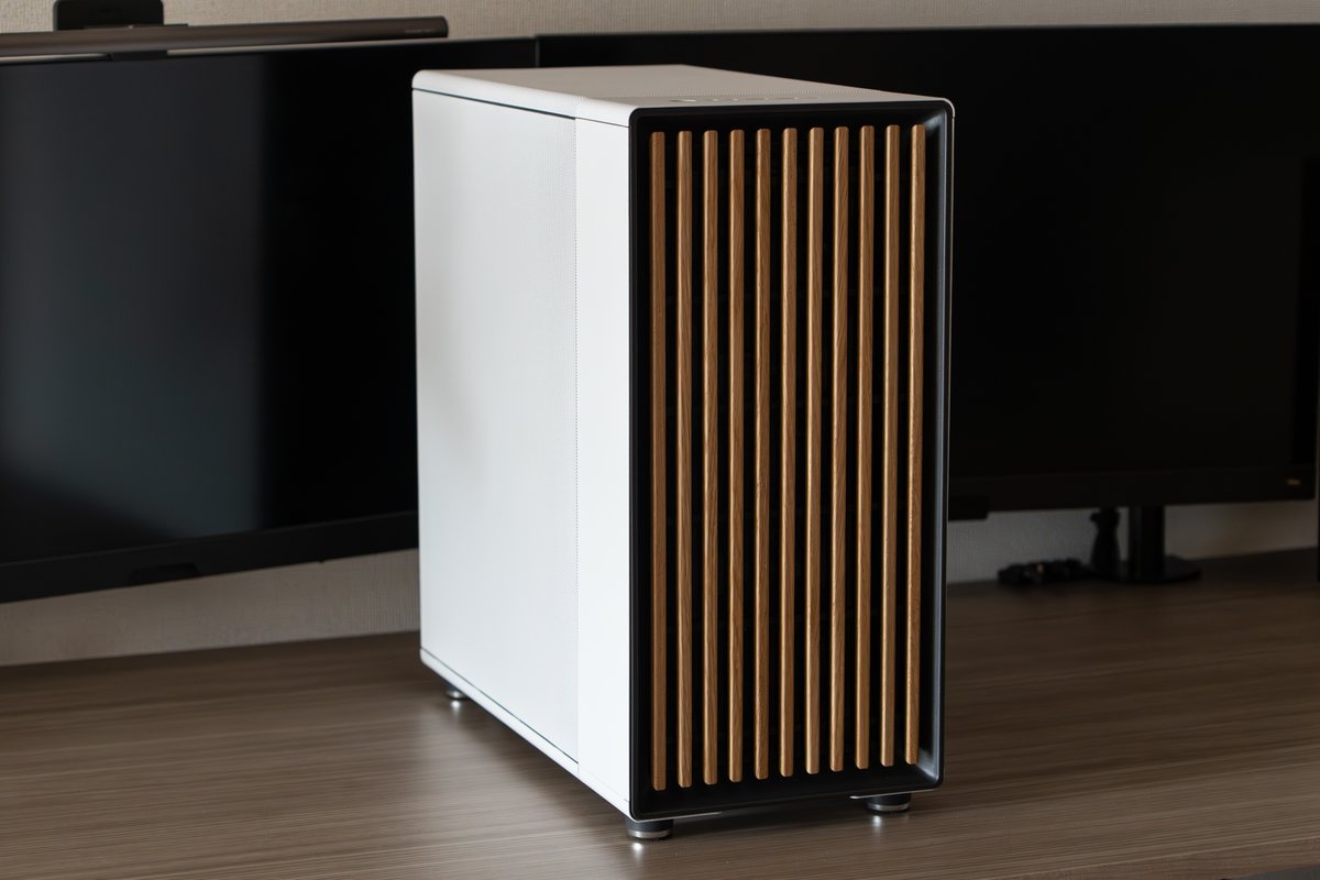 KEF47223925's tweet image. 久しぶりに撮り直しました
#FractalDesign #NorthXL