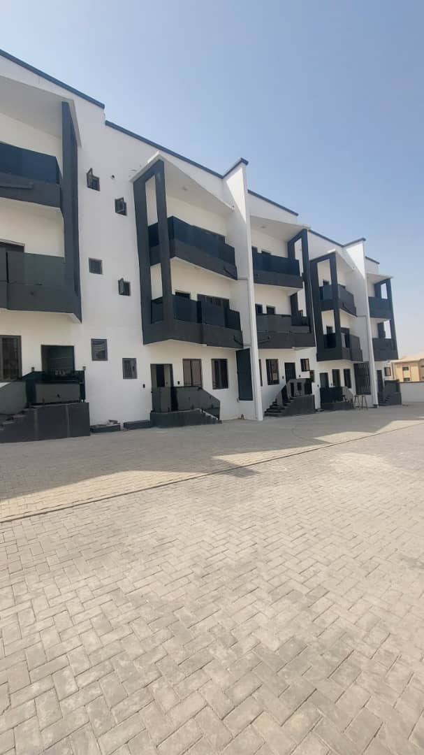 SALE | WUSE ZONE | ₦350M

Terrace Duplex - Semi finish

Pay &amp; Pack-in Terrace Duplex is available for sale @ Wuse Zone axis.

FEATURES
- 4 Bedroom
- 1 family lounge
- 1 room BQ
- Ample parking space
- Serene &amp; secure location

The prices are NON-NEGOTIABLE.