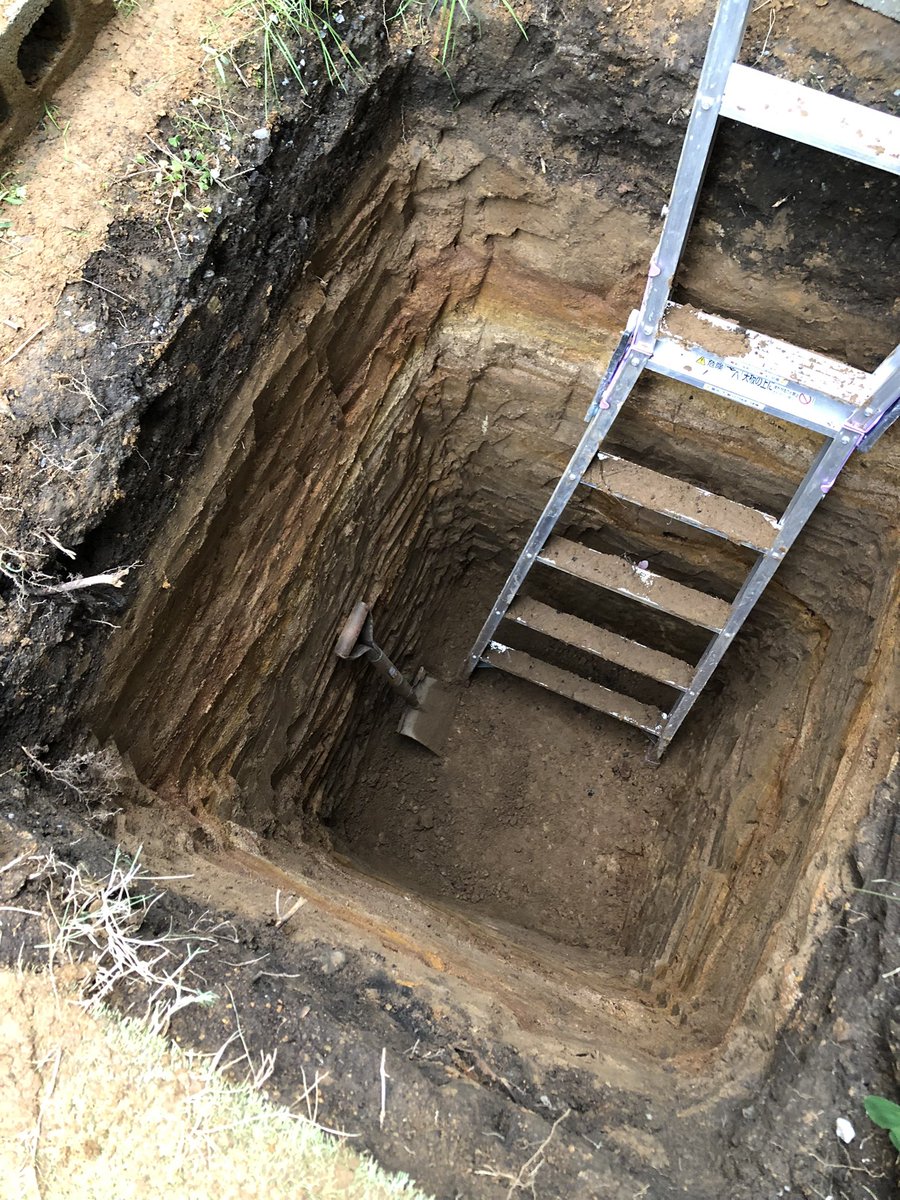 2週間ぶりの穴掘り。190cmまで掘った。あと30cm。