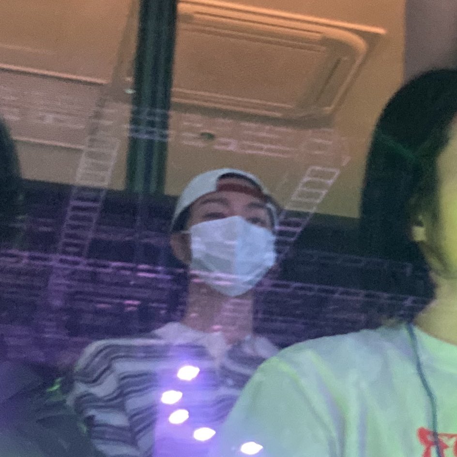 doyoung and johnny are at wishies’ concert today!