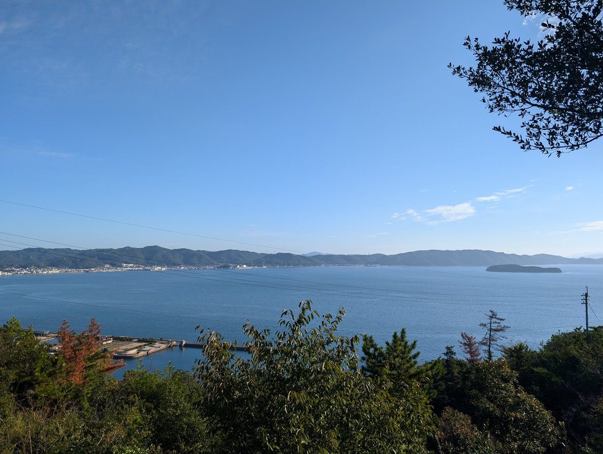 お疲れ様です😊✨
今日もよう頑張った。
心折れそうでも、ちゃんと帰ってこれたやん👏
それだけで十分えらいで。
ほな、夢の中でご褒美タイムや💤 おやすみ🌙