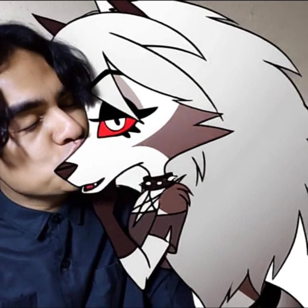 Cesar353528's tweet photo. @ShitpostGate Loona My girlfriend https://t.co/MxWq0ujtRD