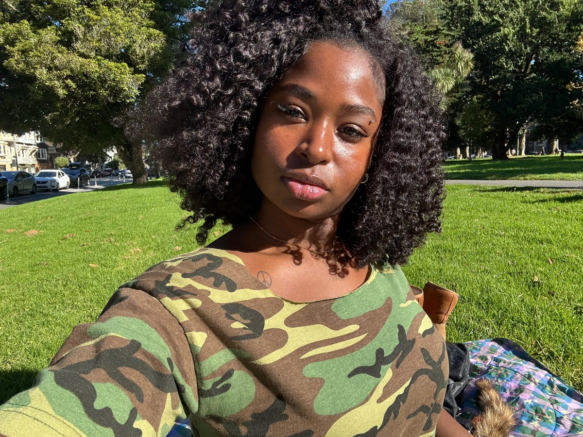 emptylo_'s tweet image. #demure 🌷🍄🧘🏾‍♀️