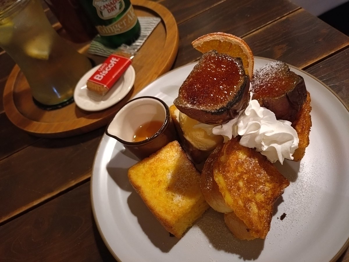 <a href="/mana_cina23/">榊 真菜/Sakaki Mana</a> (1回目？…😋)
季節のフレンチトースト~焼き芋ブリュレフレンチトースト~
甘くて美味しい安定のフレンチトーストに #KitchenLab楽 の焼き芋ブリュレでまた違う甘さを味わえてしかもボリューミー！🍠
最高のコラボだね✌

<a href="/SunPlusCafe522/">SunPlusCafe【公式】</a>