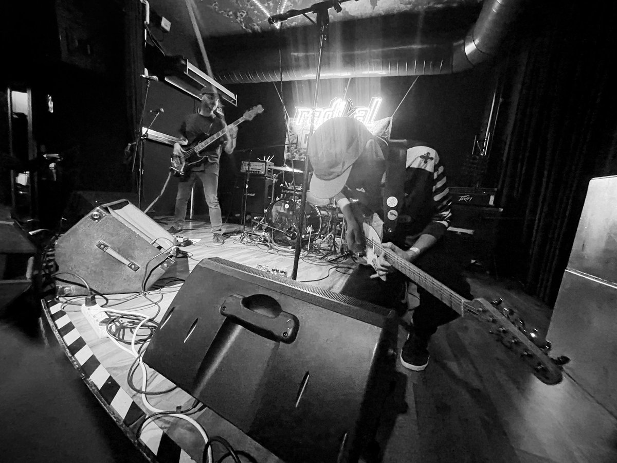 Segon recull d’imatges del passat Fusiònica 26.0
1. LA HIEL
2. BOPS (FR)
3. STAFF (falta gent)
4. HOSTIA PEDAGÓGICA
📸 Arni

Fusiònica 26.0
25 OCTUBRE 2025⚡️Granollers
fusionica.org